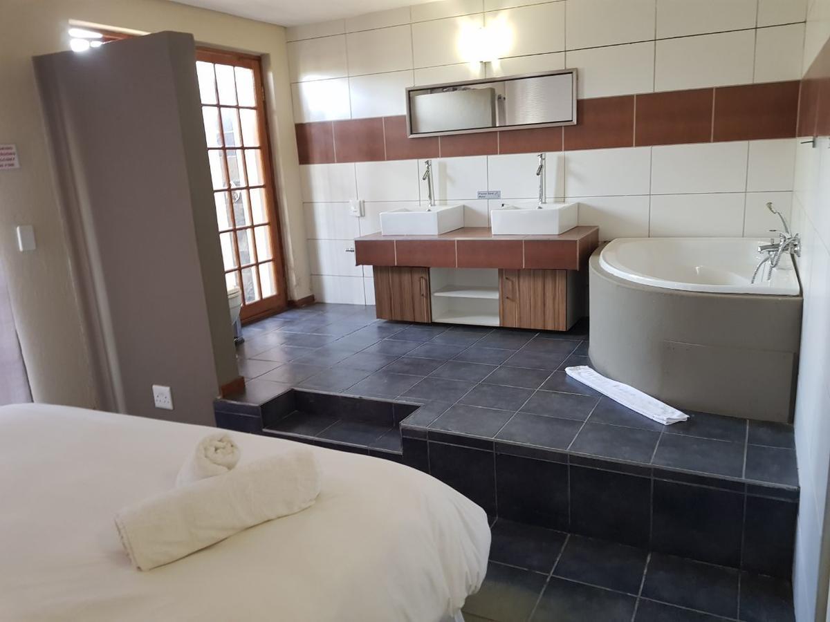 Rhulani Kruger Villa มาร์ลอทพาร์ค ภายนอก รูปภาพ